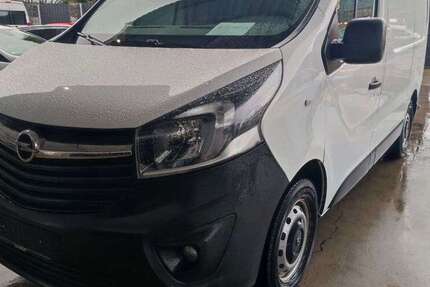Opel Vivaro 78.000 km 14.399 &euro; Paderborn 33100