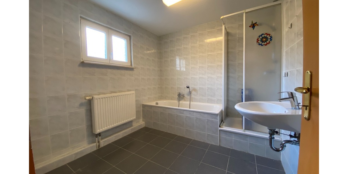Mehrfamilienhaus mit 3 Wohnungen + 1 Gewerbe oder 1 Wohnung im EG - Mehrfamilienhaus, Wohnhaus Frankenberg | Angebot:26975157