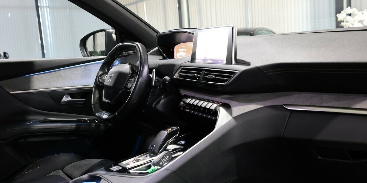 Peugeot 3008 2.0 BLUE-HDI 180 GT-LINE-SPORT / I-COCKPIT 138.000 km 17.444 &euro; Hamm 59077