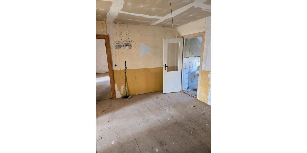 Mehrfamilienhaus, Wohnhaus Löbau - 10 Zimmer, 300 m&sup2;, 41.000&euro; | Angebot:26837285