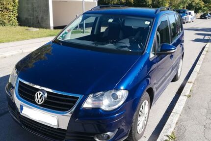 VW Touran 261.000 km 1.990 € Adelshofen 82276