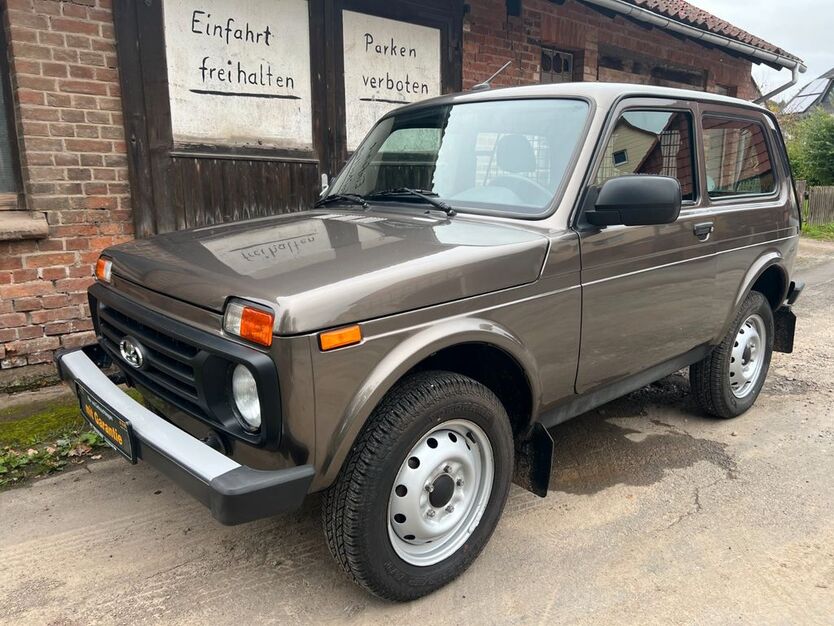 Lada Niva 20.671 km 15.690 € Ebergötzen 37136