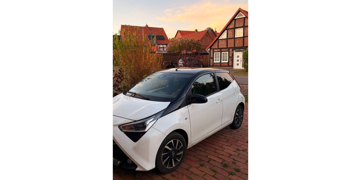 Toyota Aygo (X) 103.000 km 8.850 &euro; Rehburg Loccum 31547