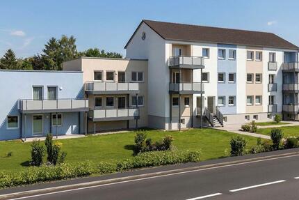 Wohnung Tirschenreuth - 3 Zimmer, 85 m&sup2;, 830&euro; | Angebot:23671385