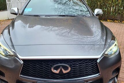 INFINITI Q30 115.000 km 15.500 &euro; Hamburg 22177