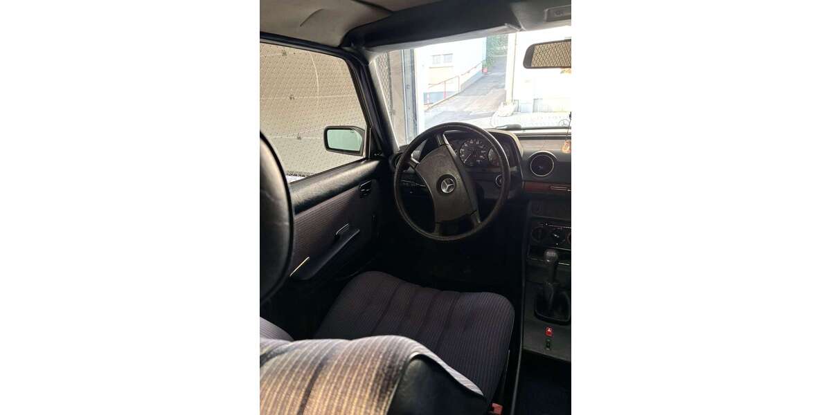 Mercedes-Benz 200 140.000 km 5.250 &euro; Cham 93413