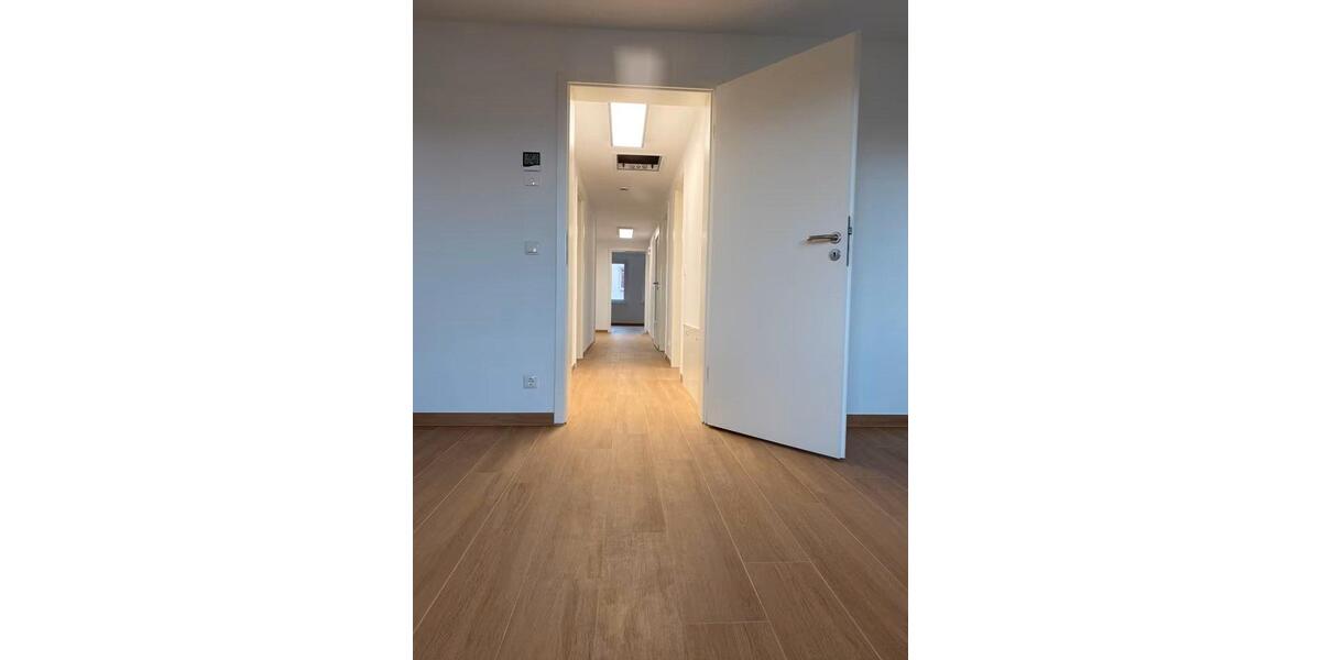Dachgeschoßwohnung Karlsburg - 4 Zimmer, 94 m&sup2;, 1.100&euro; | Angebot:26638593