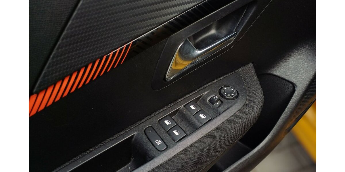 Peugeot 208 Active Pack 36.000 km 12.495 &euro; Meißen 01662