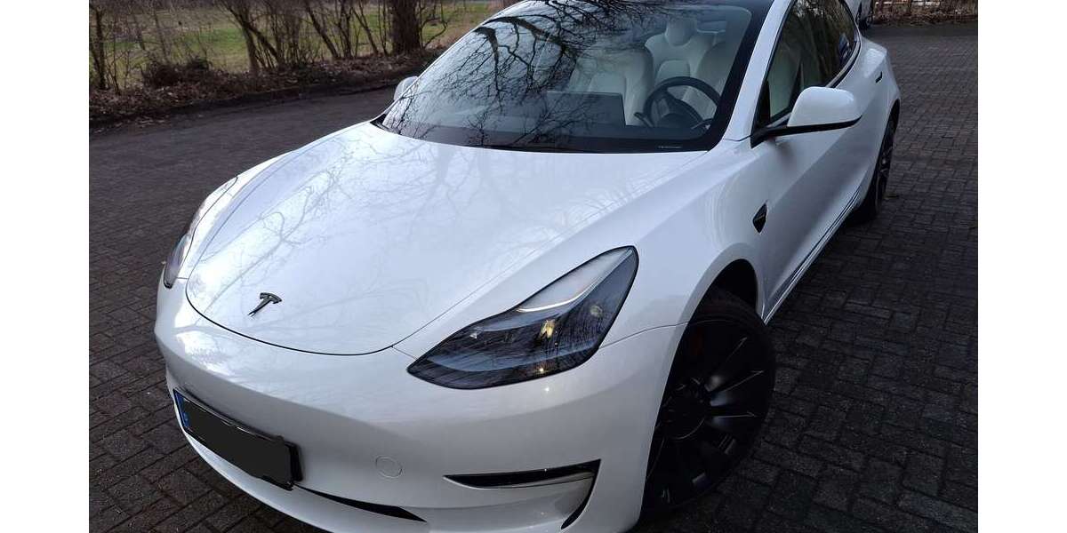 Tesla Model 3 17.233 km 39.650 &euro; Bad Lippspringe, Stadt 33175