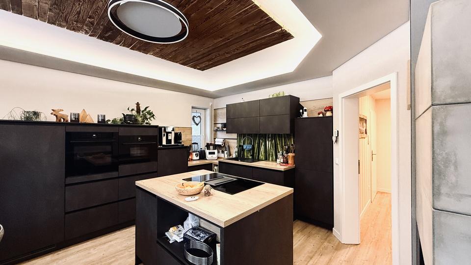 Mehrfamilienhaus, Wohnhaus Döbeln - 8 Zimmer, 200 m&sup2;, 2.200&euro; | Angebot:25612550
