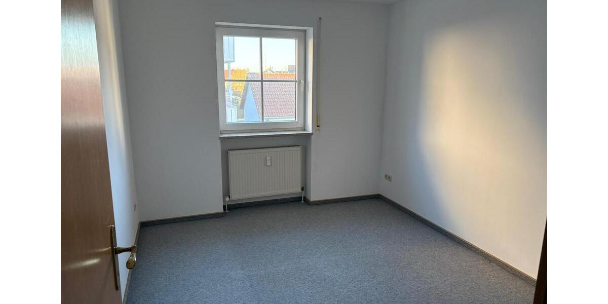 Etagenwohnung Gunzenhausen - 3 Zimmer, 70 m&sup2;, 700&euro; | Angebot:26580893