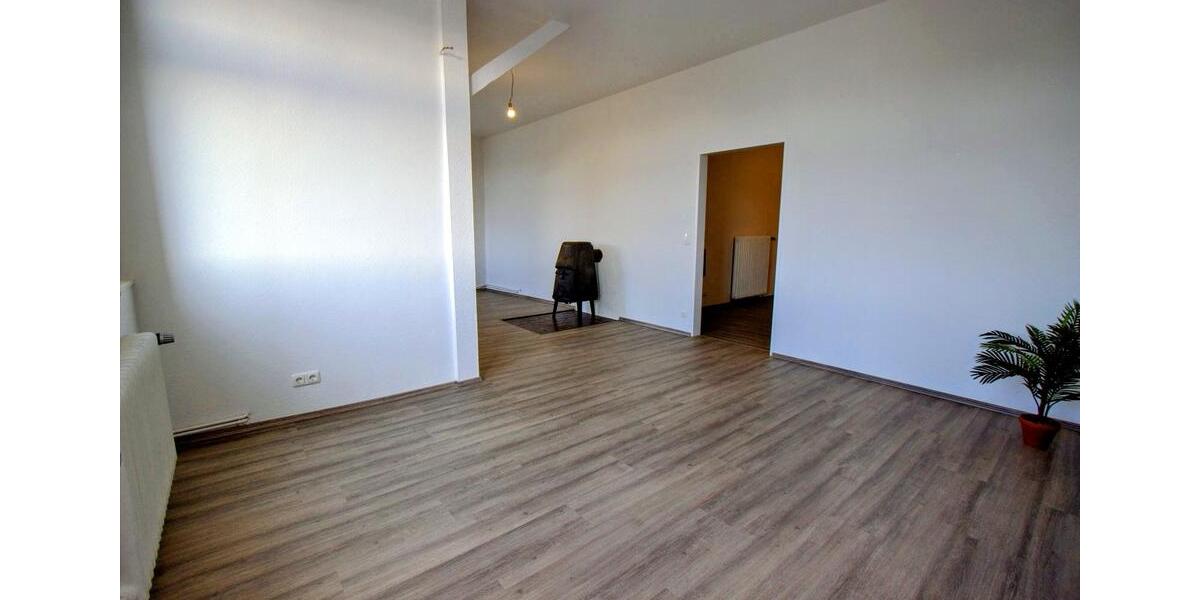 Dachgeschoßwohnung Wilhelmshaven - 2 Zimmer, 75 m&sup2;, 530&euro; | Angebot:26046996