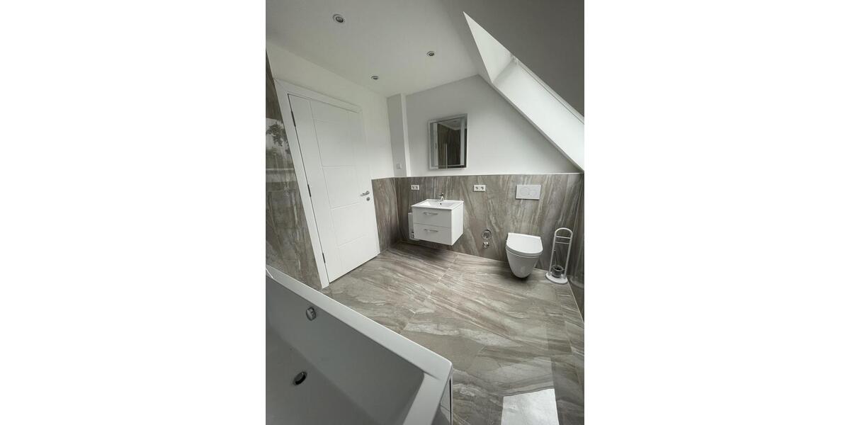 Maisonettenwohnung Düsseldorf Stadtbezirk 8 - 5 Zimmer, 95 m&sup2;, 2.800&euro; | Angebot:24600357