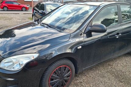 Hyundai i30 86.000 km 3.290 &euro; Oberhausen 46149
