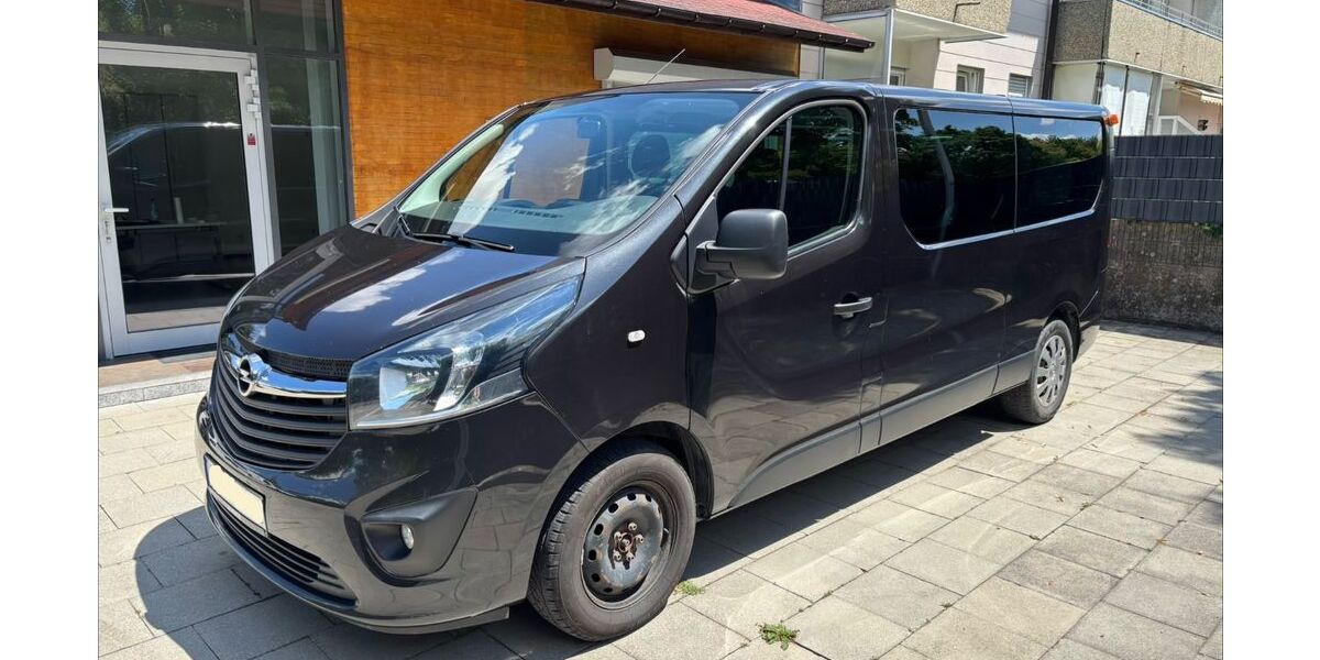 Opel Vivaro 172.000 km 14.990 &euro; München 81825
