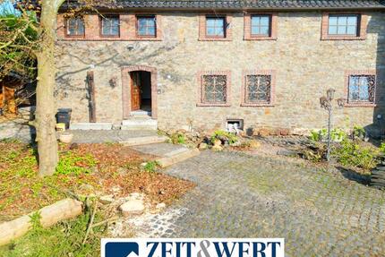 Großes 4-Zimmer Miethaus mit Doppelcarport auf großem Grundstück (MB 4832)