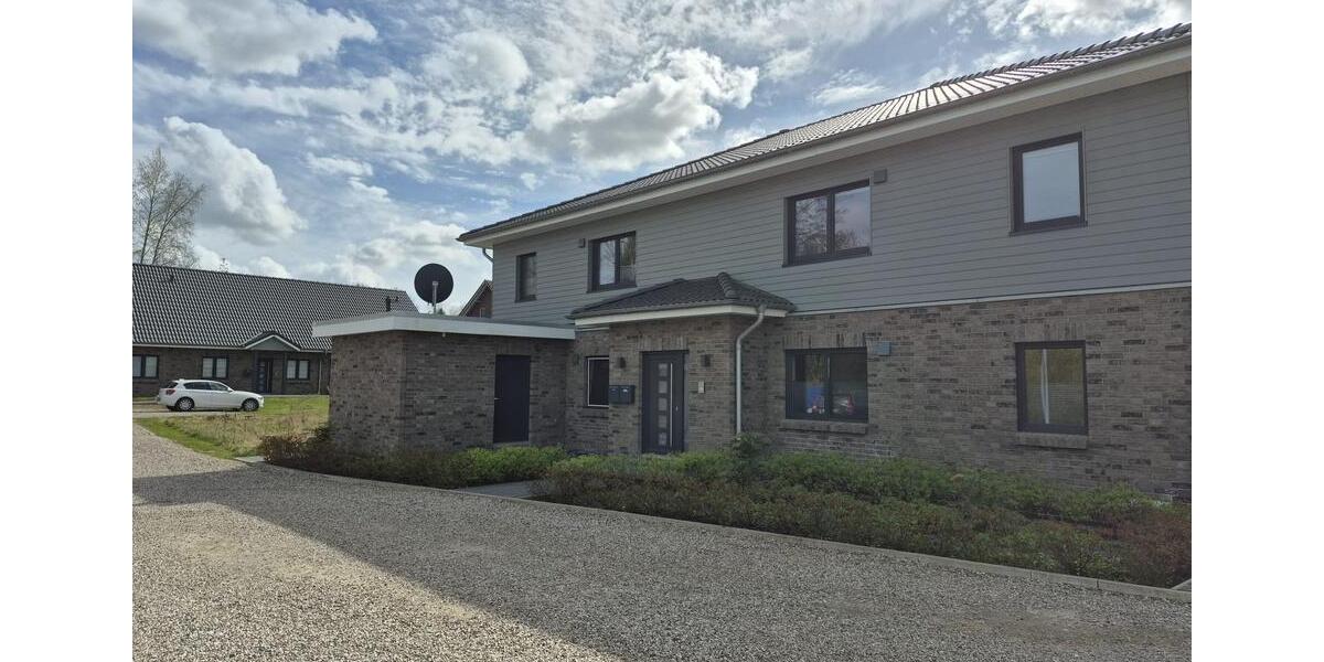 Etagenwohnung Heide - 3 Zimmer, 76 m&sup2;, 860&euro; | Angebot:26234408