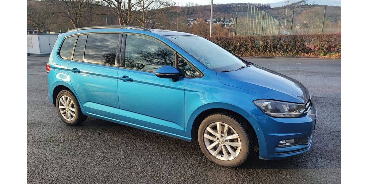 VW Touran 98.010 km 21.500 &euro; Arnsberg 59823