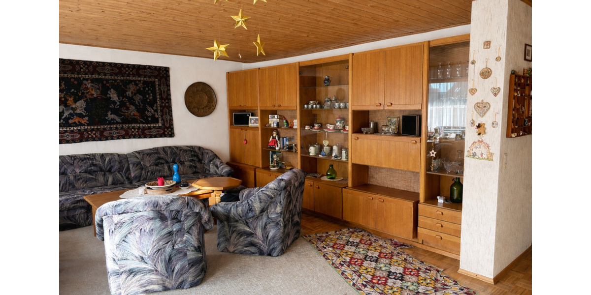 Eigentumswohnung im 2 Familienhaus 6 Zi. Terasse, Garage+Garten 6 zimmer