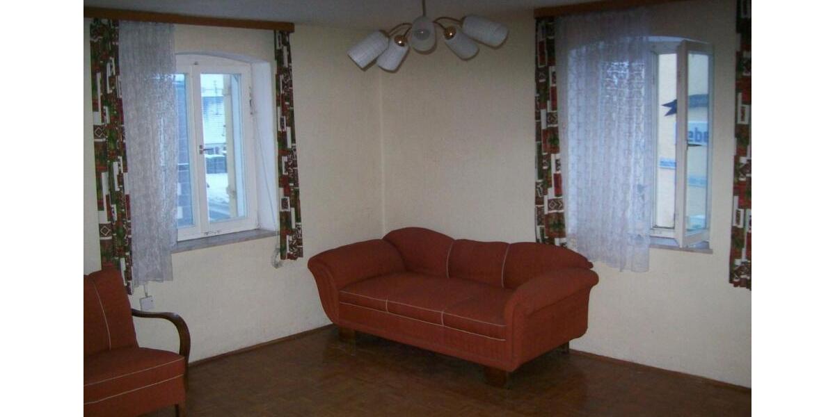 Haus, Scheune, Grillplatz, Hof, Stellplätze ,Garage 5 zimmer