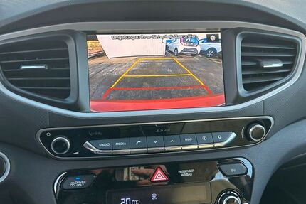 Hyundai IONIQ 18.000 km 13.600 € Berlin 13583