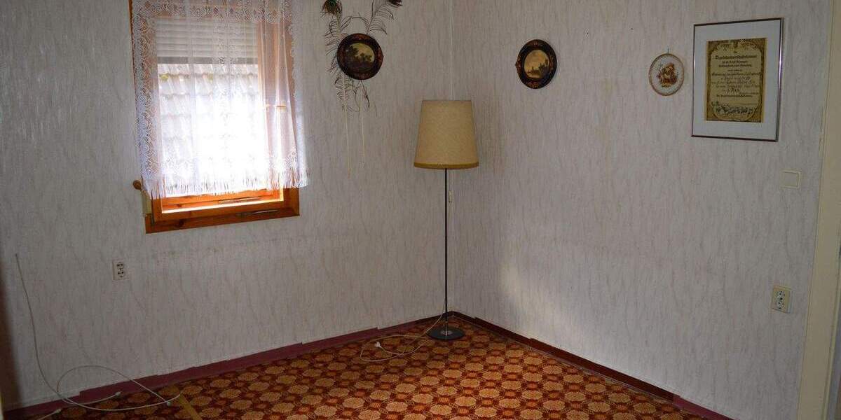 Einfamilienhaus Römhild Milz - 8 Zimmer, 150 m&sup2;, 72.000&euro; | Angebot:25668474