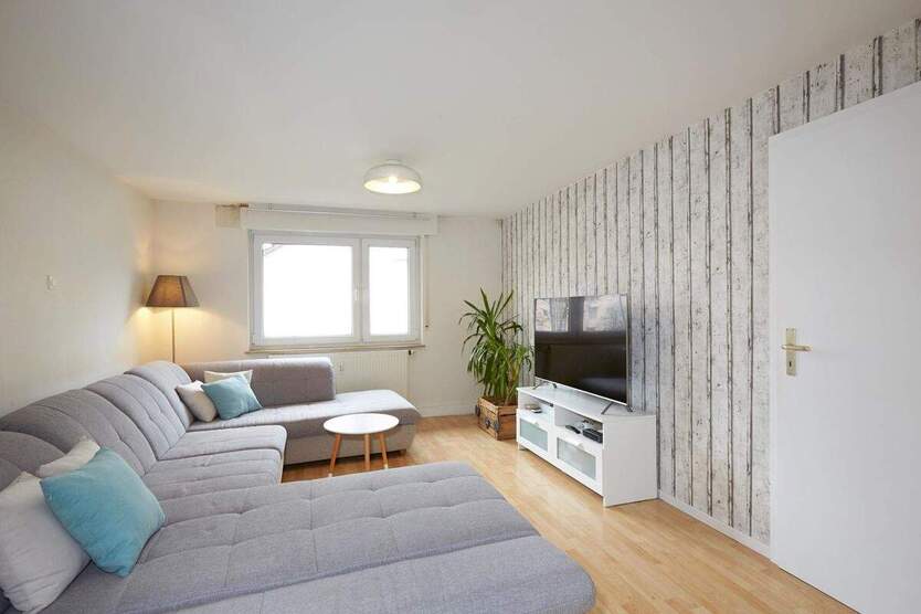 2 Wohn- und Geschäftshäuser mit 6 Wohneinheiten sowie 2 vielseitigen Gewerbeflächen 1 zimmer