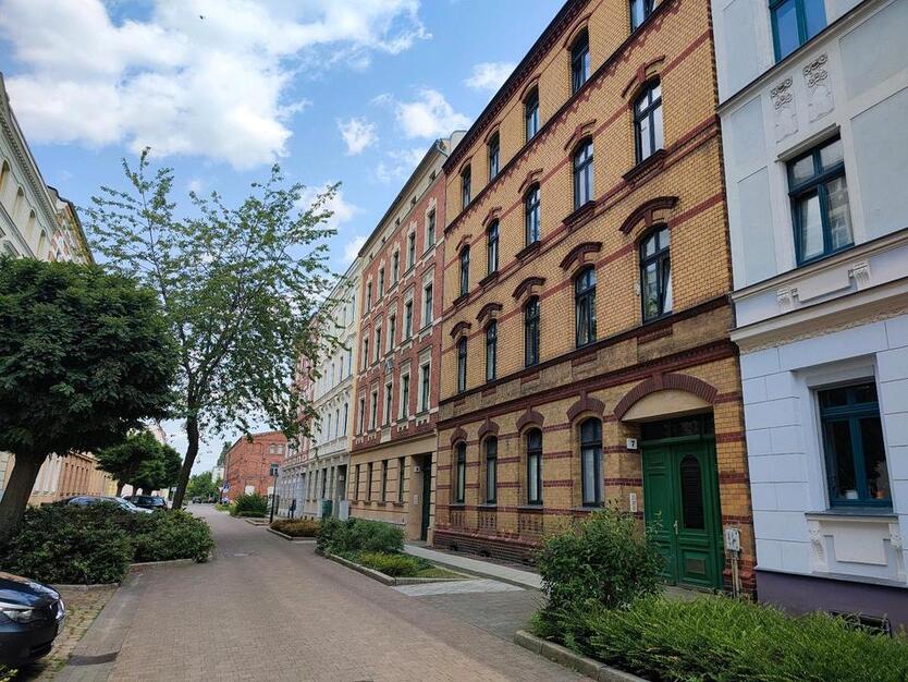Helle schöne Eigentumswohnung in zentraler Lage