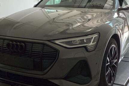 Audi e-tron 40.217 km 39.990 &euro; Hamburg 22047