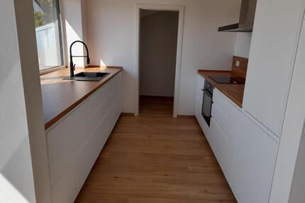 Stilvolle, neuwertige 3-Raum-Penthouse-Wohnung