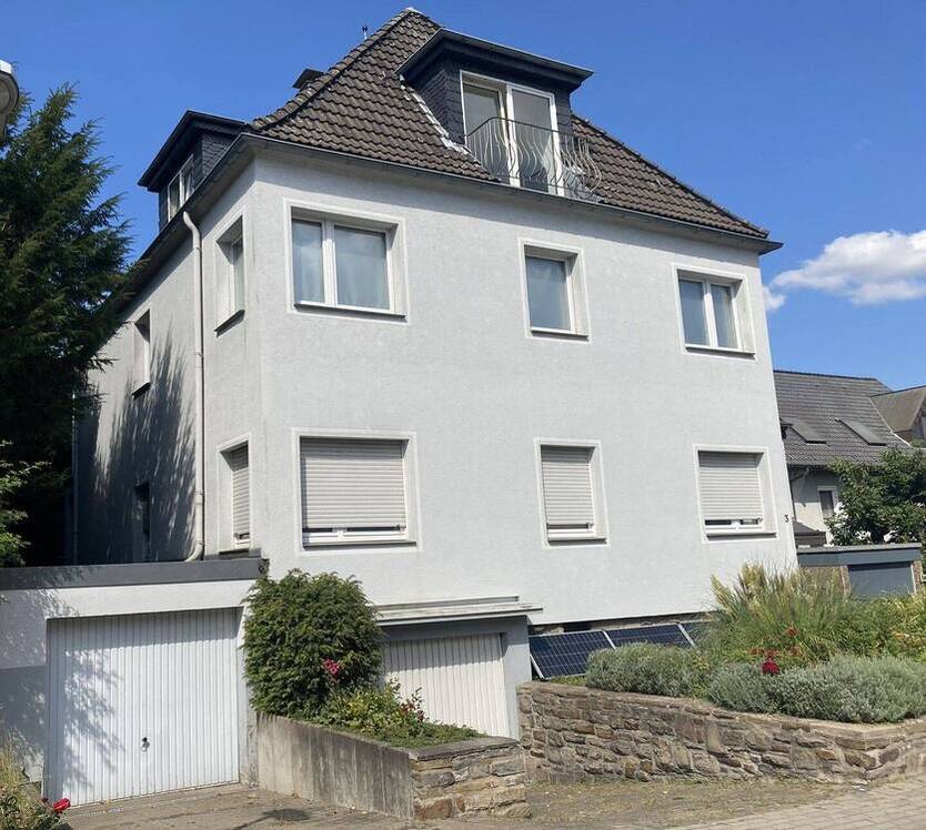 1-Zimmer-Dachgeschoßwohnung mit Einbauküche, 2 Balkone und Stellplatz in Essen-Borbeck