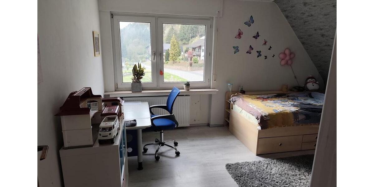 Dachgeschoßwohnung Adenau - 2 Zimmer, 85 m&sup2;, 700&euro; | Angebot:26236219