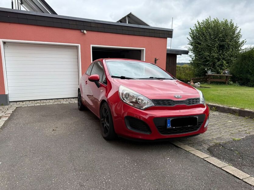 Kia Rio 198.014 km 2.699 € Hellenthal 53949