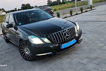 Mercedes-Benz 300 282.000 km 13.900 € Mörslingen 89435