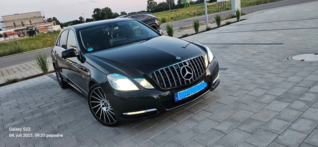 Mercedes-Benz 300 282.000 km 13.900 € Mörslingen 89435