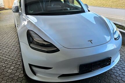 Tesla Model 3 96.000 km 22.300 &euro; Albbruck 79774