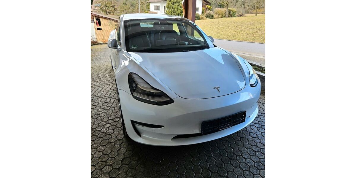 Tesla Model 3 96.000 km 23.900 &euro; Albbruck 79774