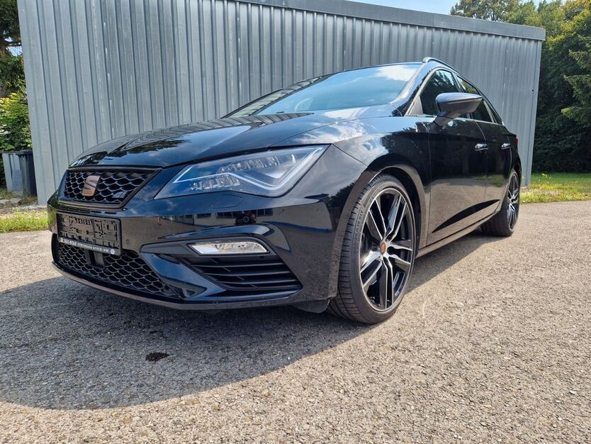 Seat Leon 74.357 km 23.490 € Schernfeld 85132