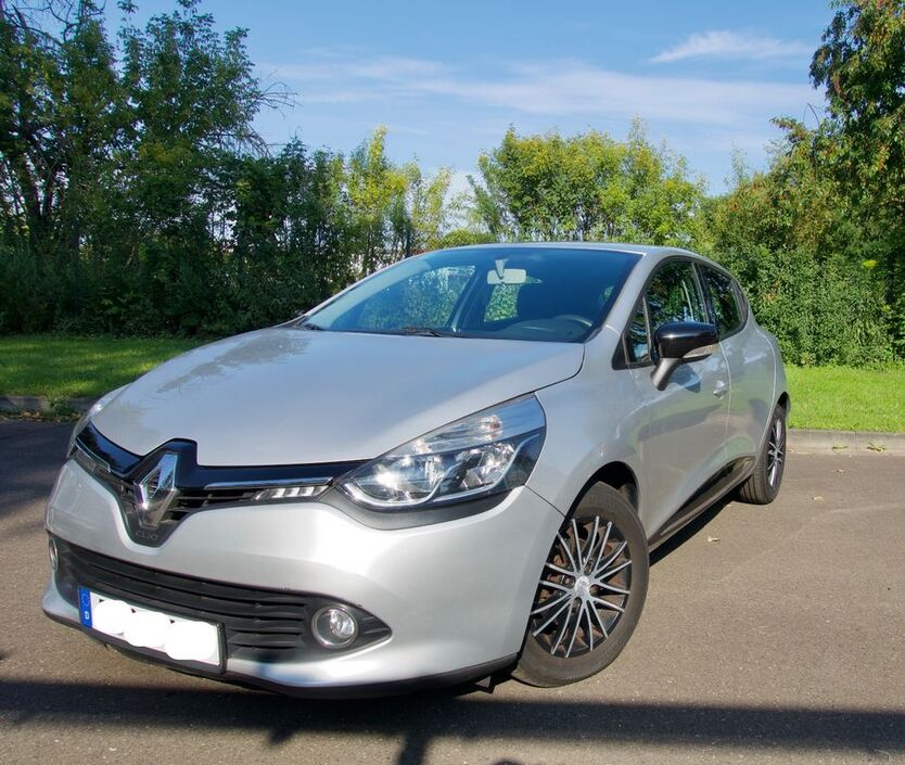 Renault Clio 125.000 km 4.999 € Berlin 13189