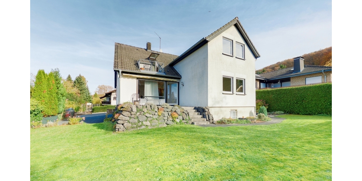 Charmantes Zweifamilienhaus mit gepflegtem Garten – Viel Platz, ruhige Lage in idyllischer Waldnähe 7 zimmer