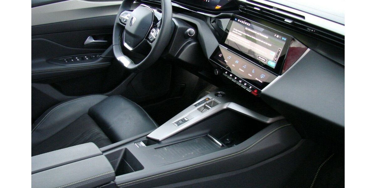 Peugeot 308 1.5 BlueHDi GT Premium ACC LED AHK Pano Focal 14.551 km 28.980 &euro; Falkensee 14612