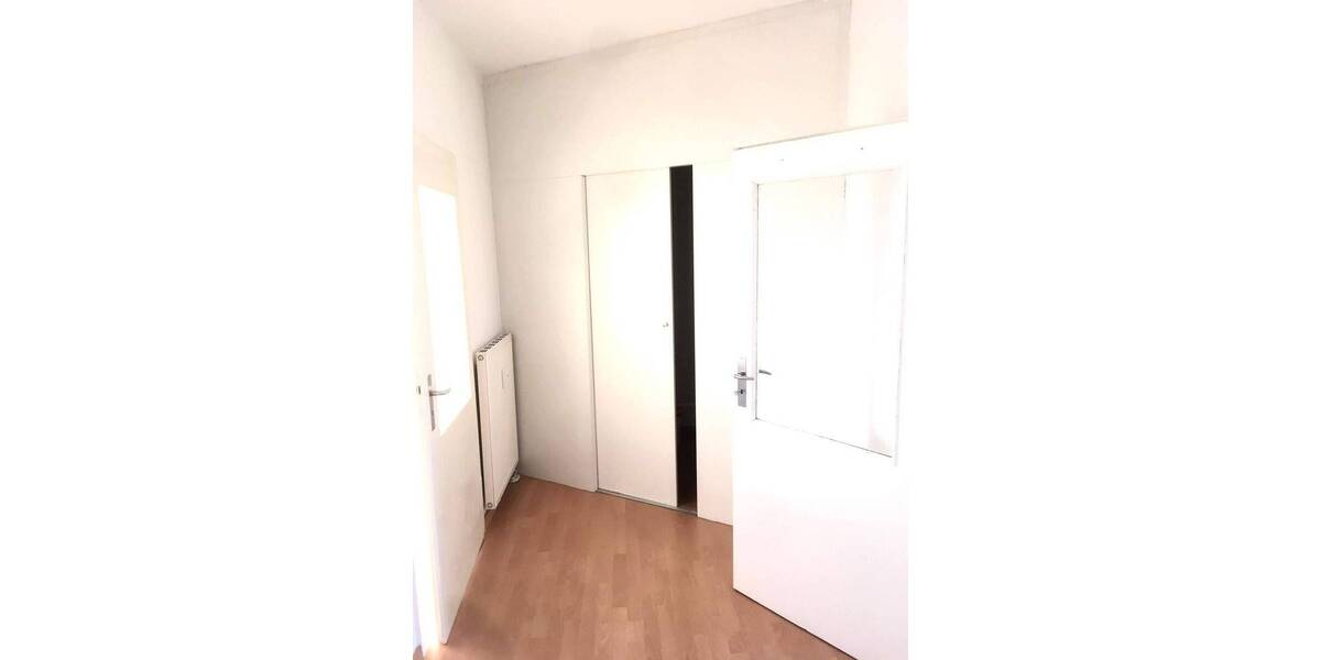 Etagenwohnung Dresden Friedrichstadt - 4 Zimmer, 100 m&sup2;, 757&euro; | Angebot:26343668