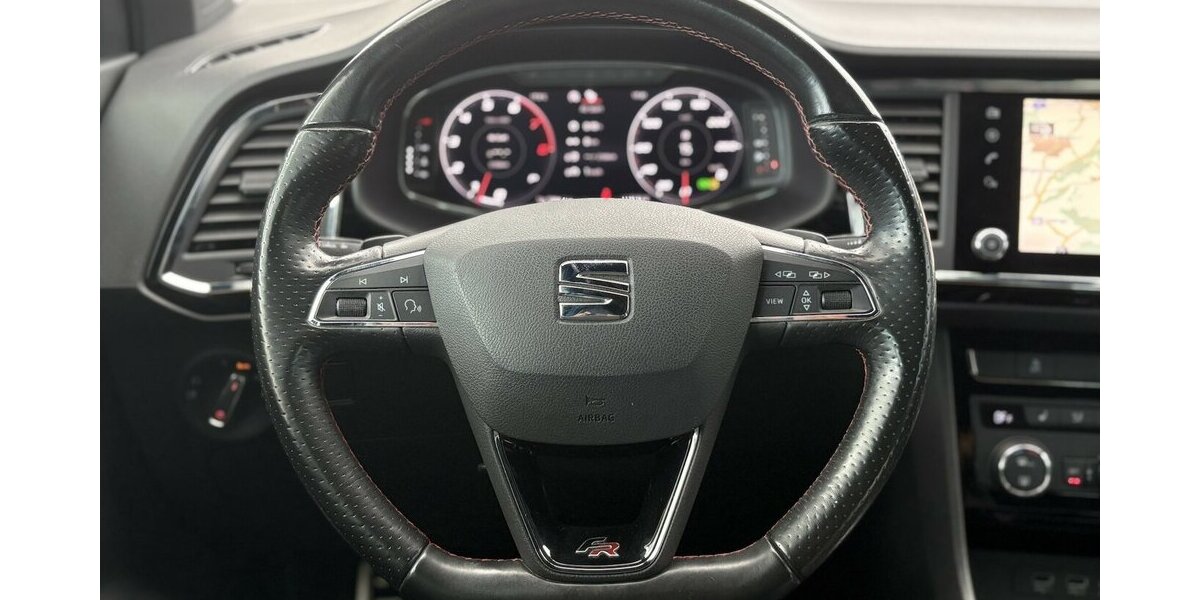 Seat Ateca FR KAMERA/NAVI/CARPLAY/KEYLESS/SHZ/AHK/DSG 113.916 km 16.900 &euro; Villingen-Schwenningen 78054