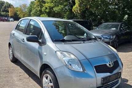 Toyota Yaris 161.000 km 2.700 € Bremerhaven 27576