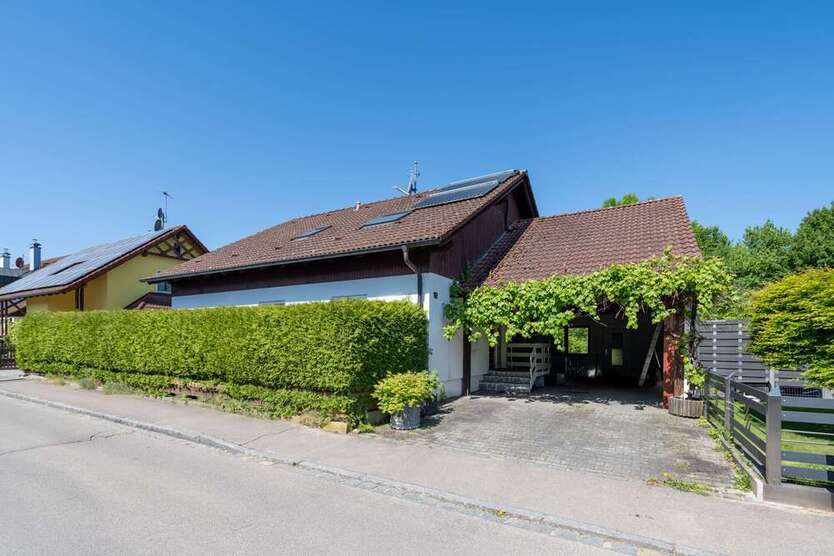 Haus zum Kaufen in Diedorf 680.000 € 181.66 m²