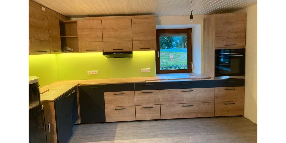 Etagenwohnung Pfarrkirchen - 7 Zimmer, 180 m&sup2;, 1.500&euro; | Angebot:26368933