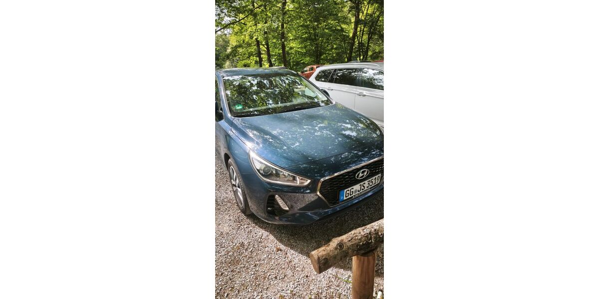 Hyundai i30 188.000 km 9.400 &euro; Frankfurt 60528