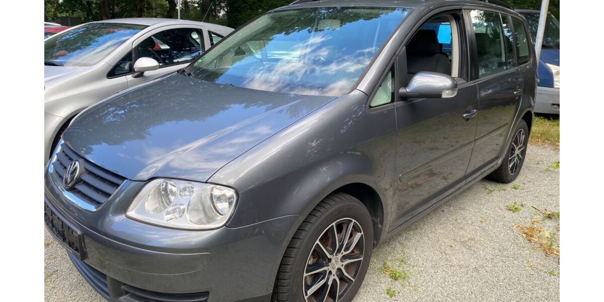 VW Touran 216.793 km 3.990 &euro; Hamburg 22419