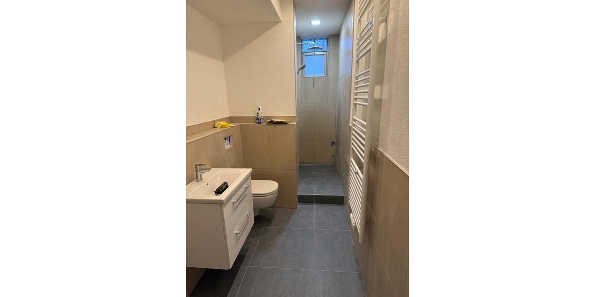 ERSTBEZUG NACH KOMPLETTSANIERUNG 5 zimmer