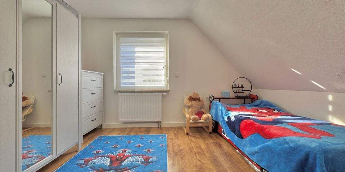 Mehrfamilienhaus, Wohnhaus Oberderdingen - 5 Zimmer, 130 m&sup2;, 395.000&euro; | Angebot:24545040